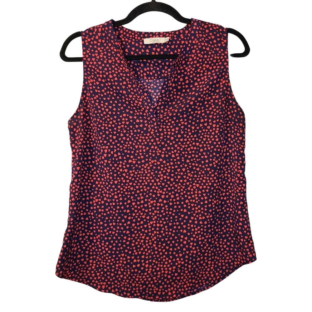 🆕NWOT! *BUNDLE 2 TOPS,GET 1 FREE! Navy& Red Heart Patterned Light Tank✨️Small